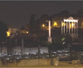 La luna sul Foro Romano