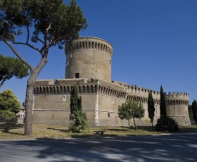 Il Castello di Giulio II e il Borgo di Ostia Antica